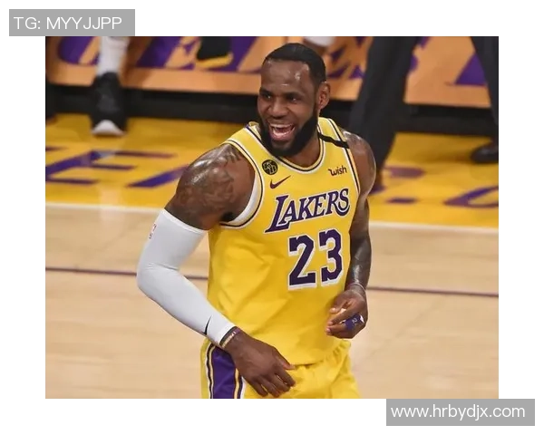 足球明星纷纷赞誉詹姆斯的球场表现与领导力引发热议
